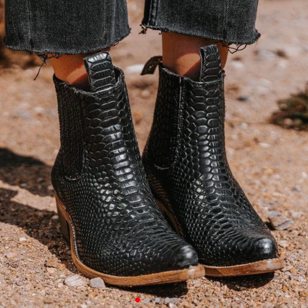 Freebird Maeve Black Python Size 9